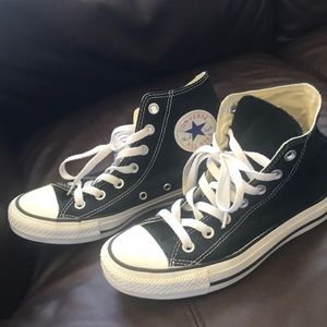 Black high top converse chucks size 7